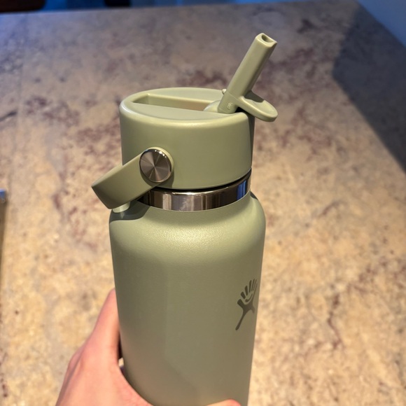 40 oz Wide Mouth Hydroflask with Flex Straw Cap - Picture 2 of 5